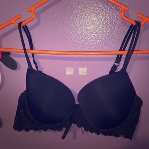 Black bra with lace details!